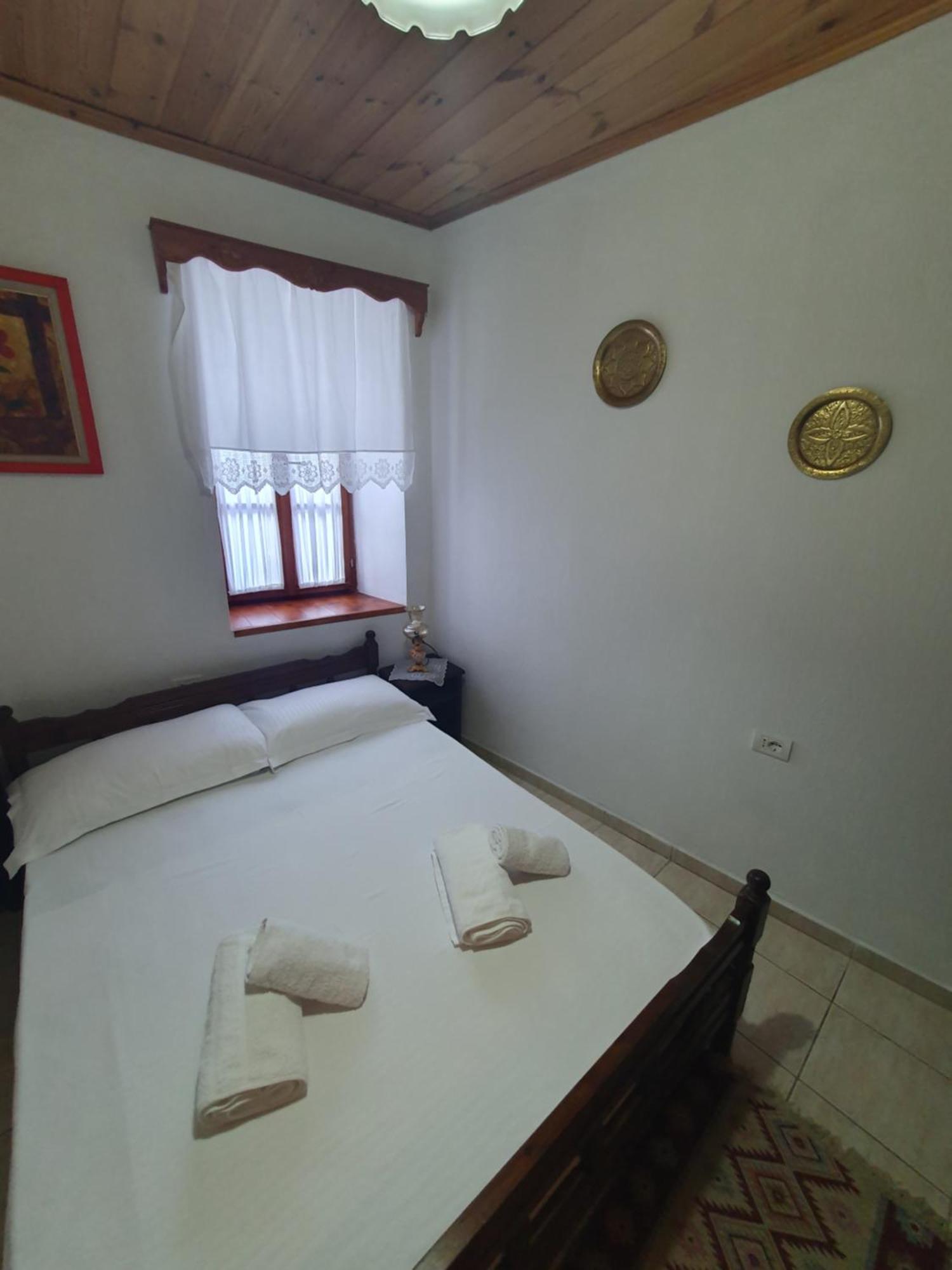 Santa Room-Old Bazaar Center-Gjirokastër Habitación foto